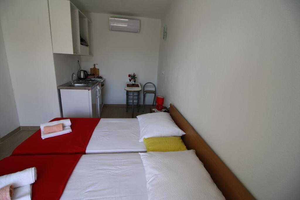Apartment Gita Сумартин Екстериор снимка